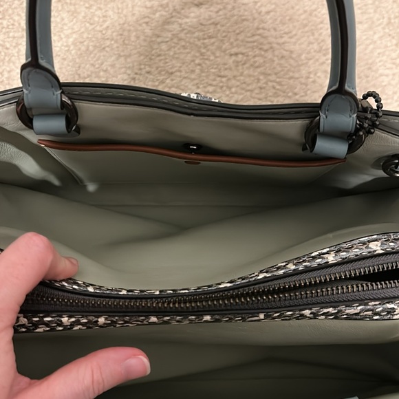 Rare exotic Coach bag - Mason carryall satchel with snakeskin detailing - Picture 14 of 16